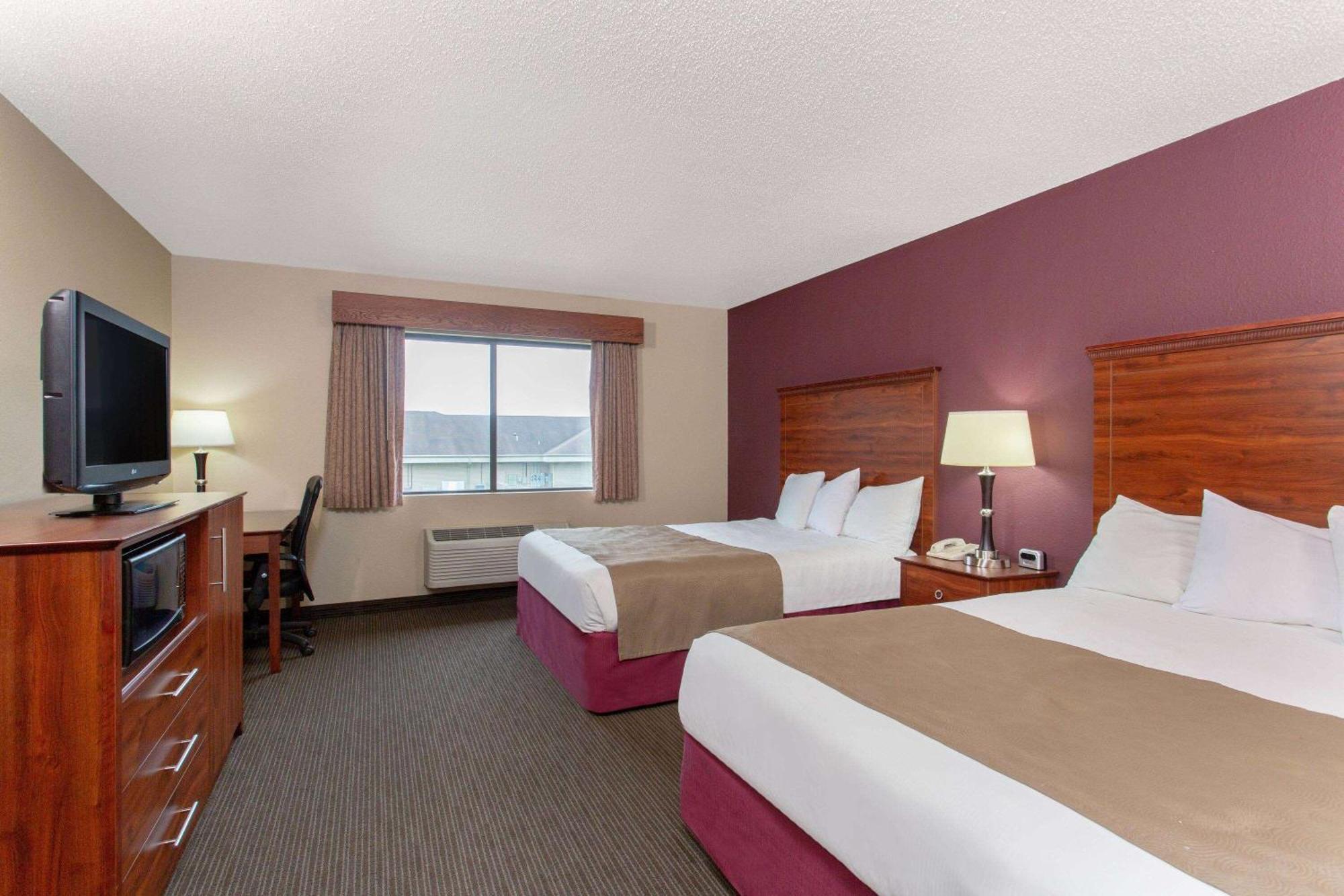 Americinn By Wyndham New London Exterior photo