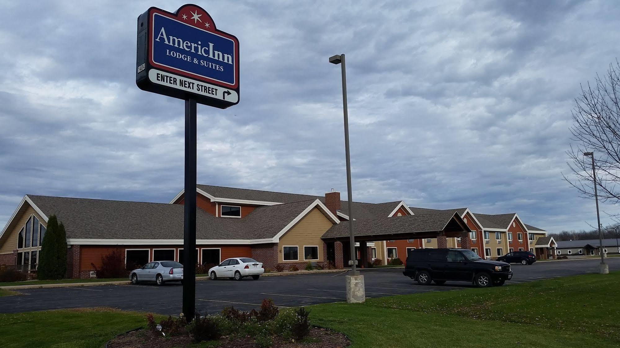 Americinn By Wyndham New London Exterior photo